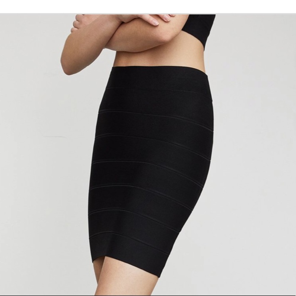 BCBG Maxazria Black Simone Textured Power Skirt-M